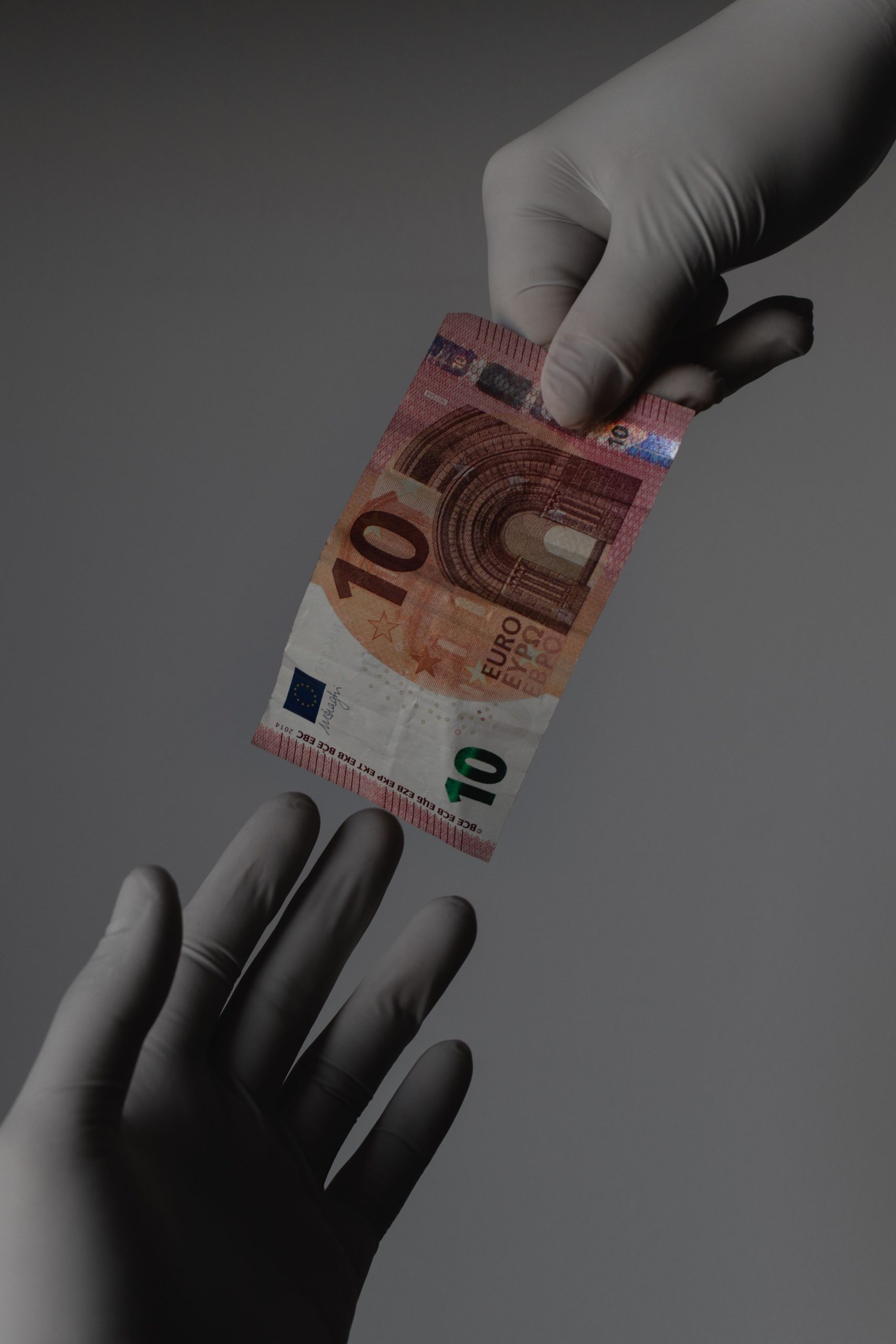 Legs à une association : transmettre à une cause tout en protégeant fiscalement vos proches